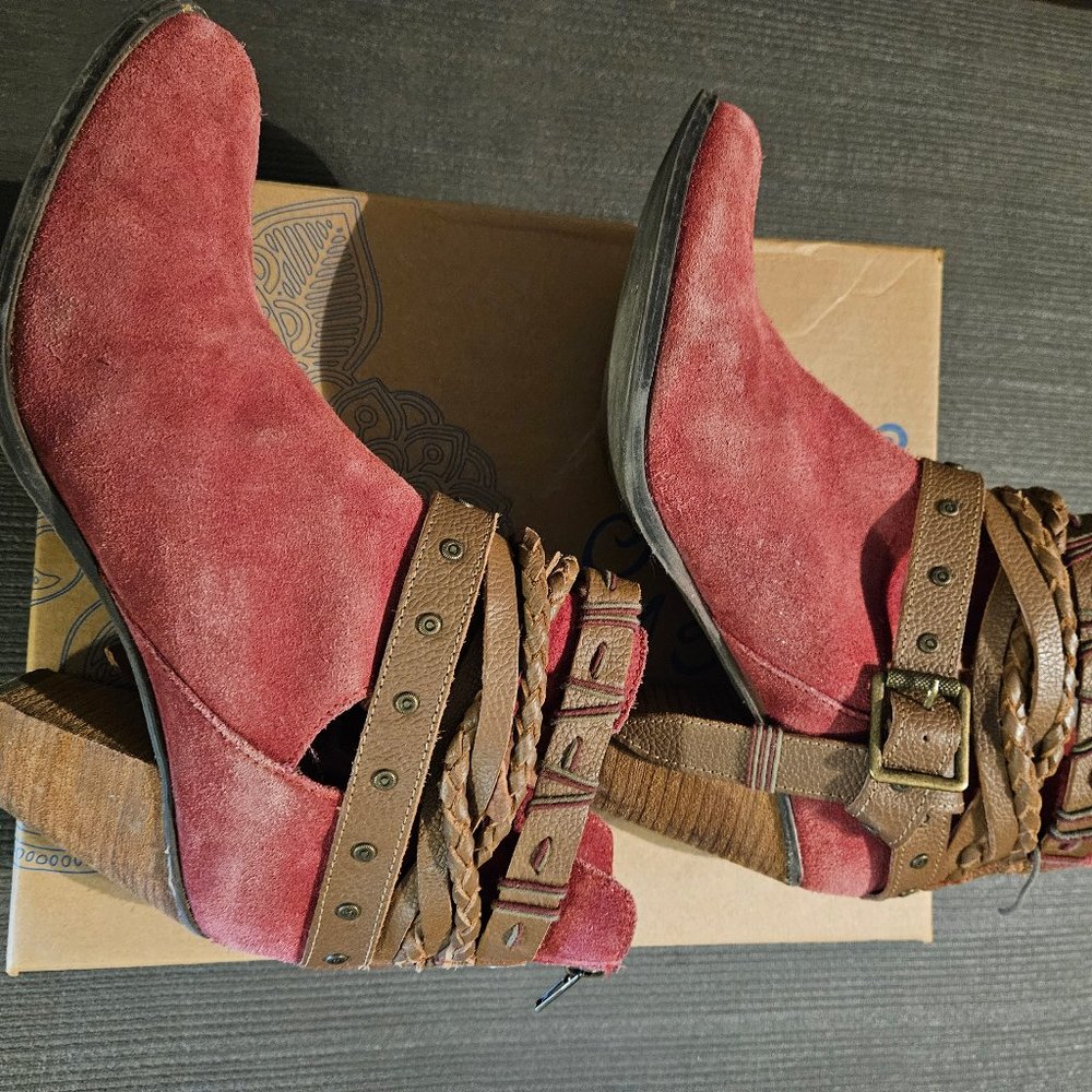Naughty Monkey Cuthbert ankle boots red suede 8.5M - Picture 3 of 7